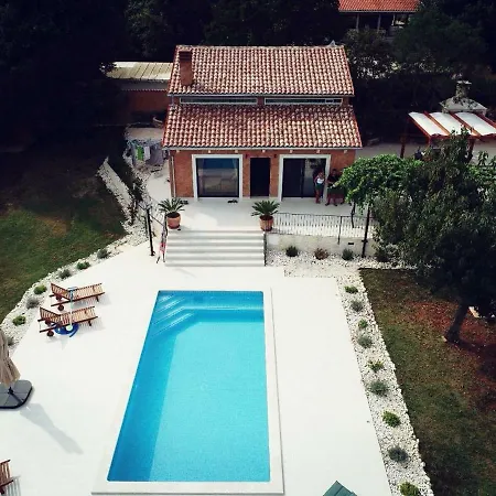 Вилла Vila Bernard *